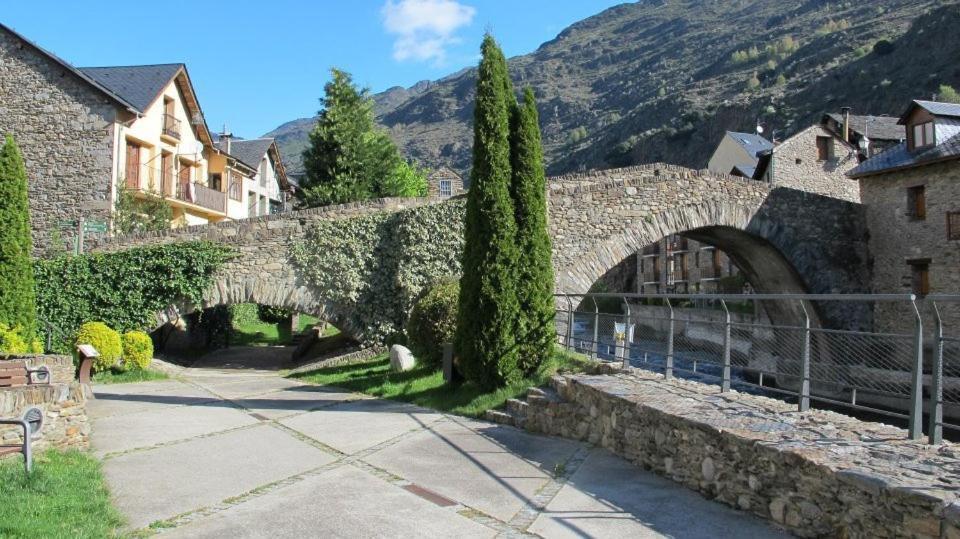 Pensio La Creu Hotell Esterri d'Àneu Eksteriør bilde